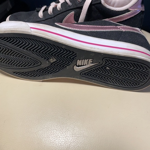 Black pink Nike 8.5 - Picture 3 of 4